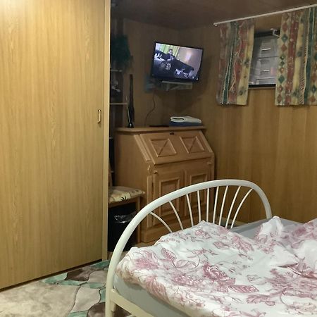 Schoenes Doppelbettzimmer Im Untergeschoss Inkl Parkplatz Nach Verfuegbarkeit Essen Eksteriør bilde